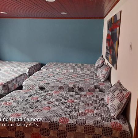 La Parada Del Tren Hostel Bogota Bagian luar foto