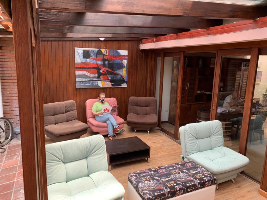 La Parada Del Tren Hostel Bogota Bagian luar foto