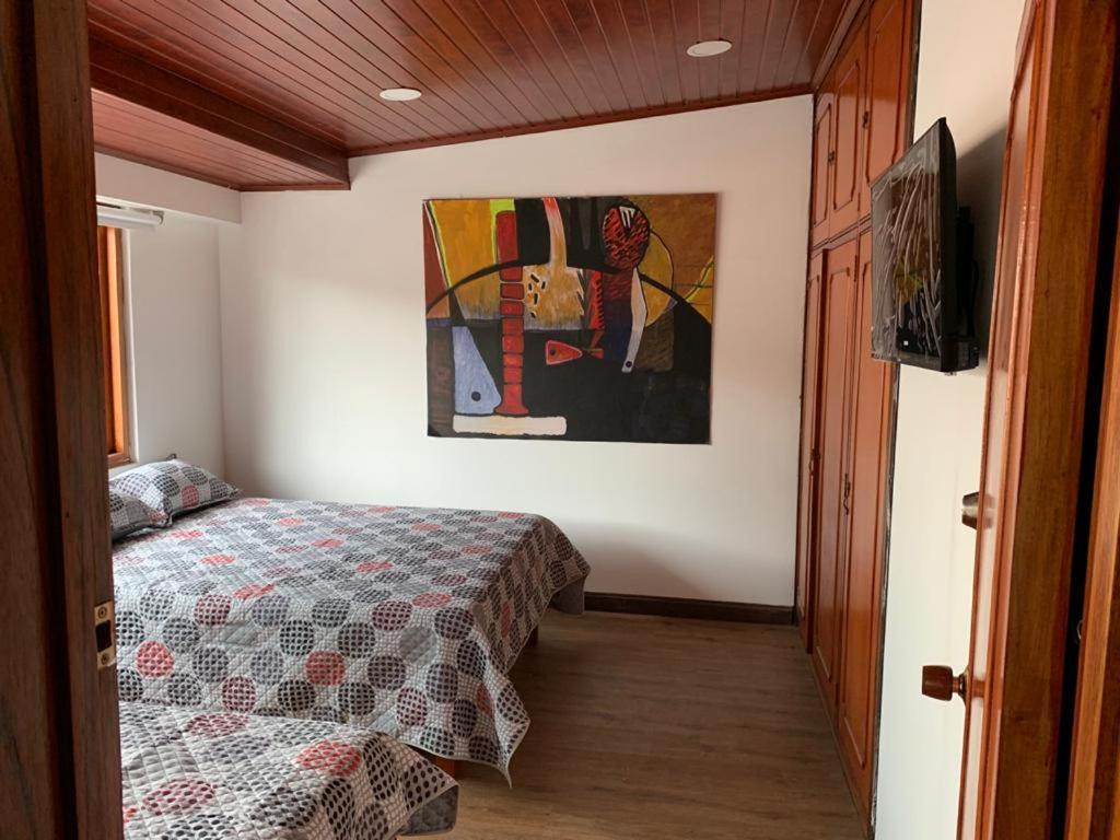 La Parada Del Tren Hostel Bogota Bagian luar foto