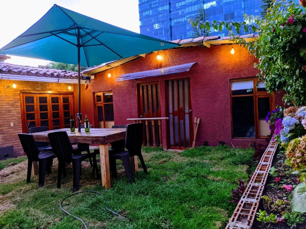 La Parada Del Tren Hostel Bogota Bagian luar foto