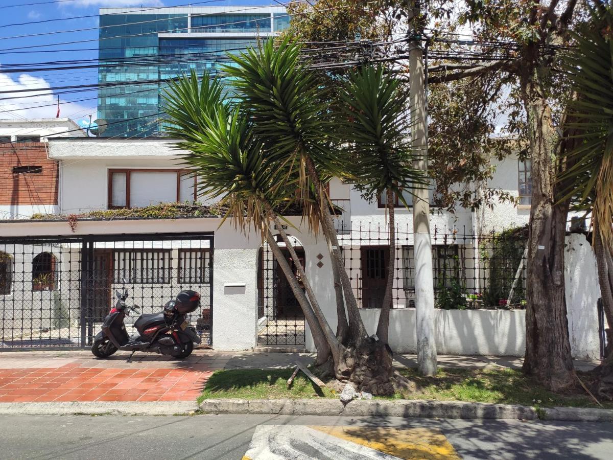 La Parada Del Tren Hostel Bogota Bagian luar foto