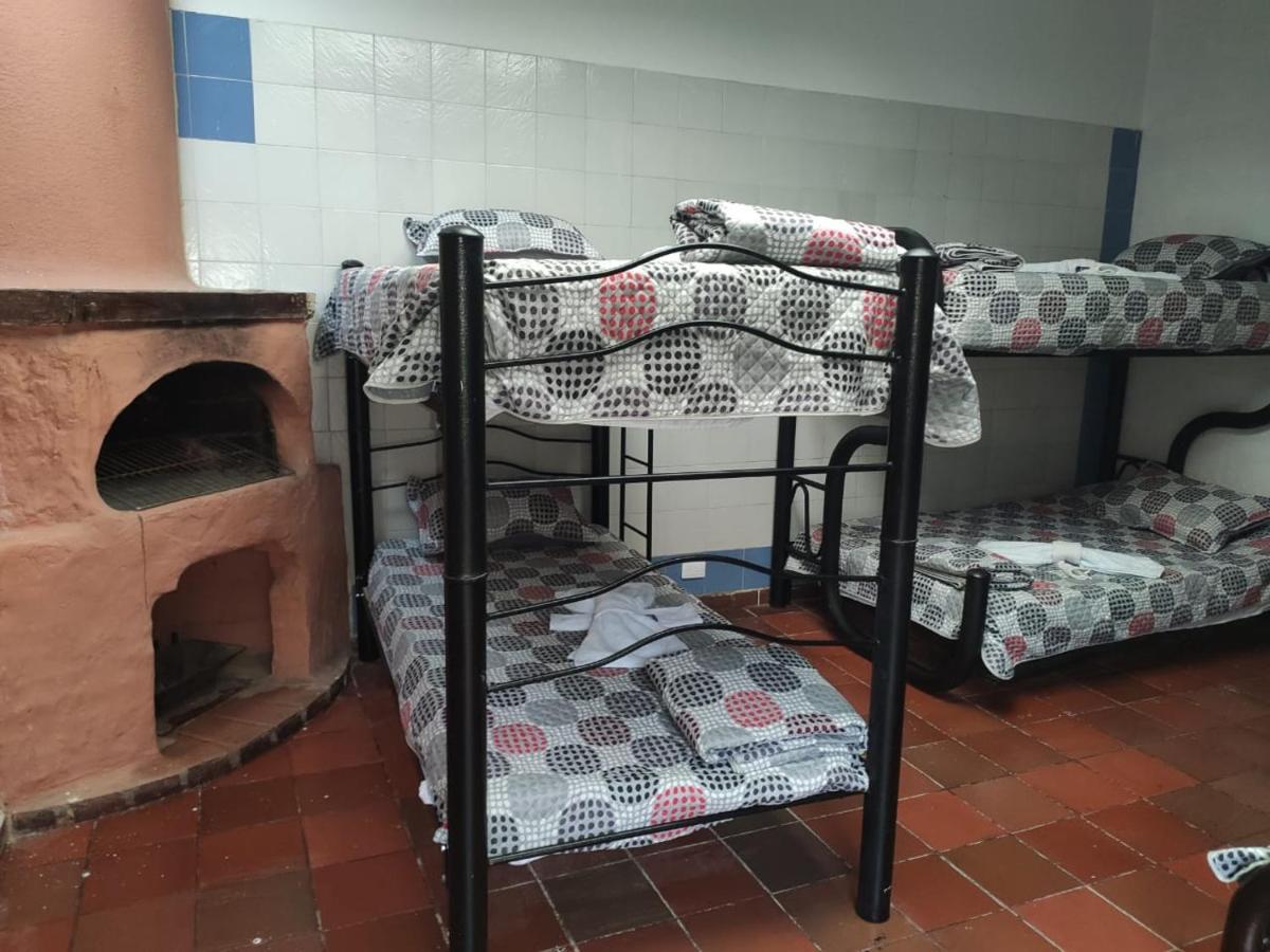 La Parada Del Tren Hostel Bogota Bagian luar foto