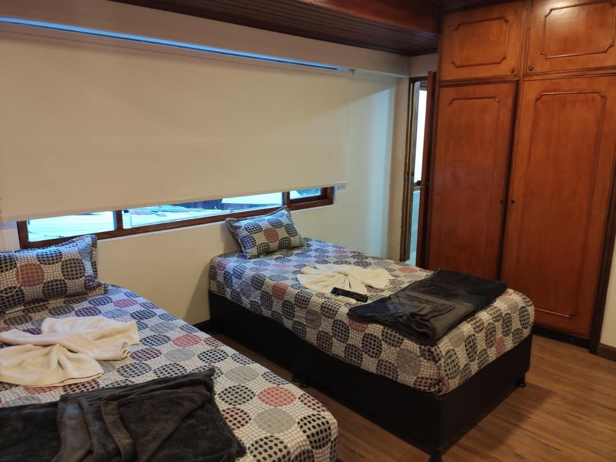 La Parada Del Tren Hostel Bogota Bagian luar foto